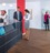 Menschen reden und arbeiten in einem Büro
